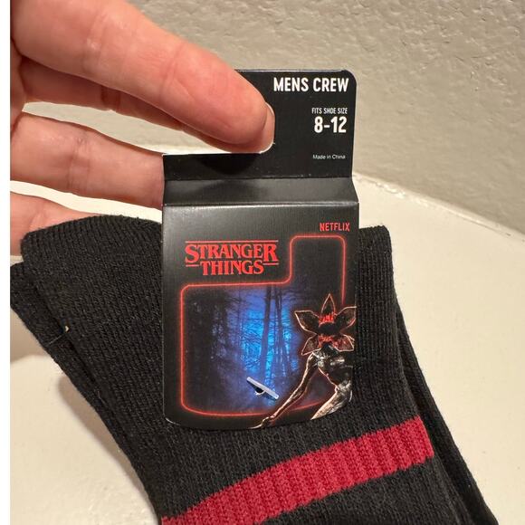 STRANGER THINGS Single pair of Men's Crew Socks NWT Fits Shoe Size 8 - 12 - Picture 5 of 5